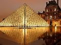 Spēle Stikla piramīdas finierzāģis  online