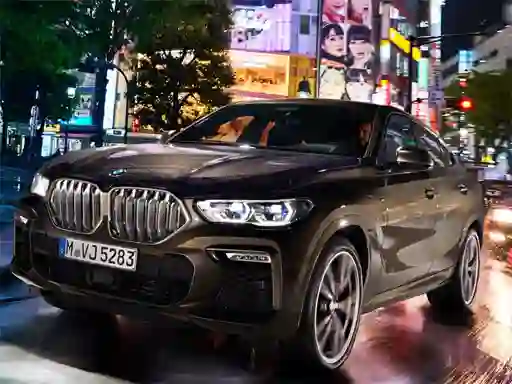 Spēle BMW X6 M50I online