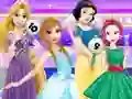 Spēle Princesses Fashion Clash online