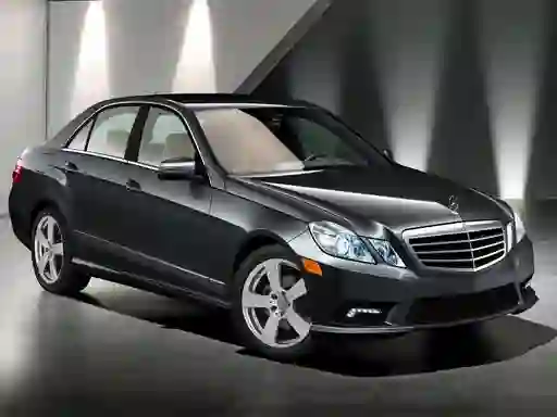 Spēle E-Class Sedan Puzz online